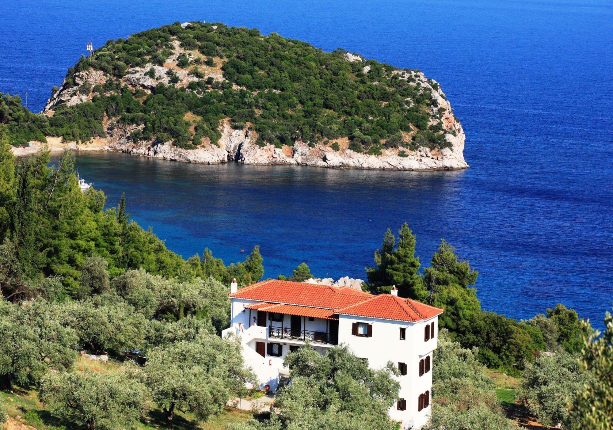 Mando Beachfront Стафилос Экстерьер фото
